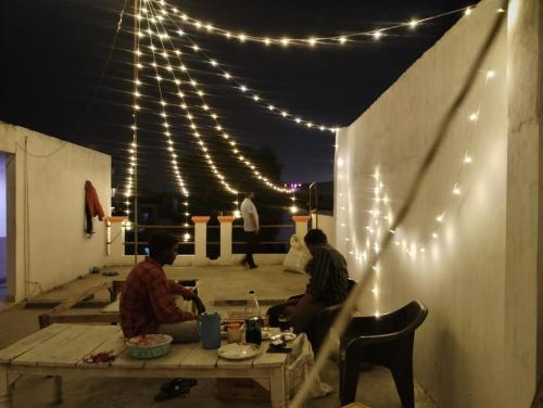 milestone homestay agra