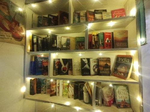 milestone homestay agra