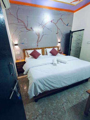 milestone homestay agra