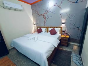 milestone homestay agra