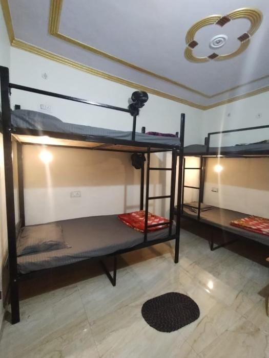 milestone homestay agra