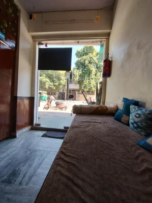 milestone homestay agra