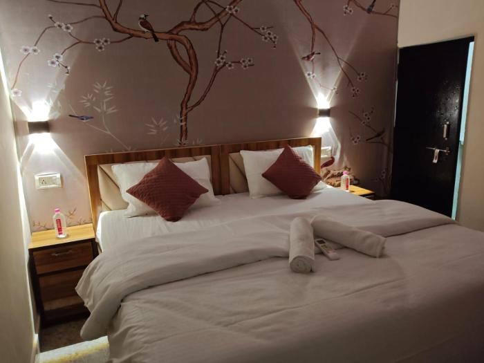 milestone homestay agra