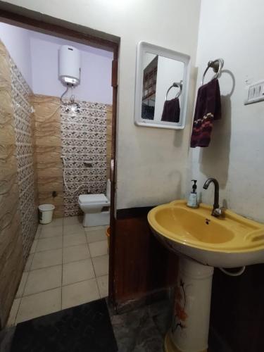 milestone homestay agra