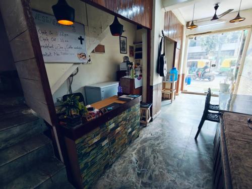 milestone homestay agra