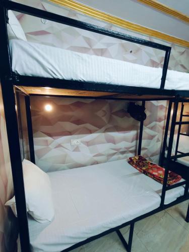 milestone homestay agra