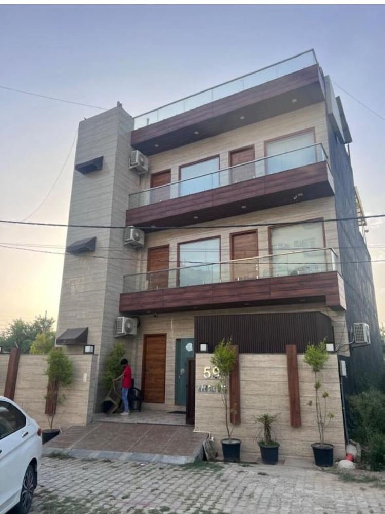 hotel sunlight brown by grb