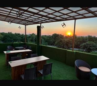 hotel sunlight brown by grb