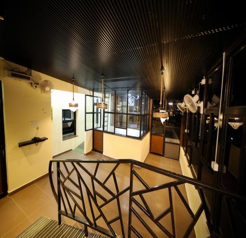 Suthanthira Stay Inn,,2 star