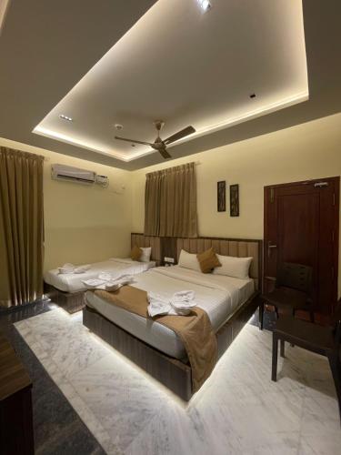 suthanthira stay inn