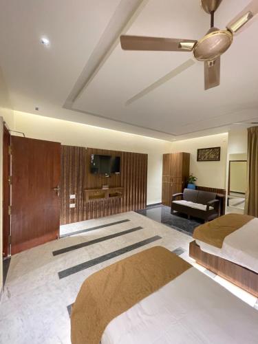 suthanthira stay inn