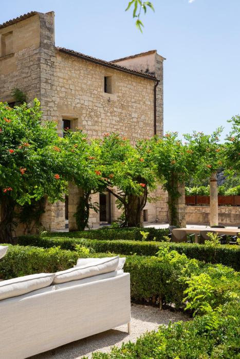 prieure saint nicolas les maisons