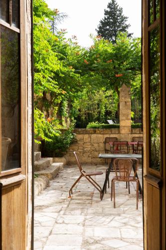 prieure saint nicolas les maisons