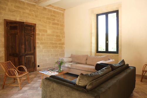 prieure saint nicolas les maisons