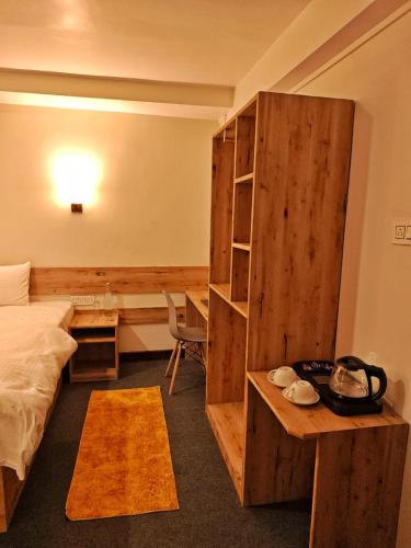 Mudita Stays,,4 star