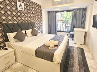 astha kandivali service apt