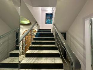 astha kandivali service apt