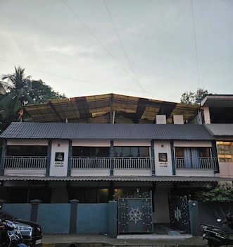 astha kandivali service apt