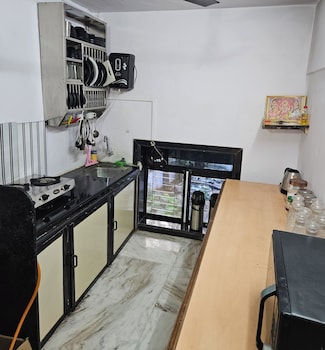 astha kandivali service apt