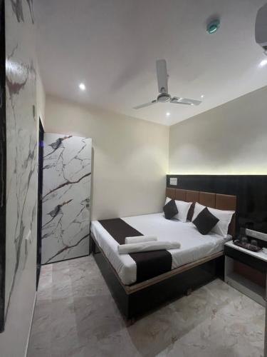 Hotel Powai Palace,,3 star