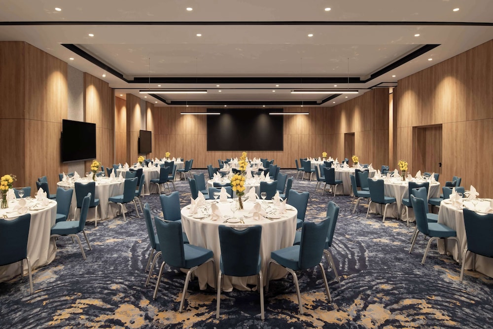 park inn by radisson hotel and apartments kuwait