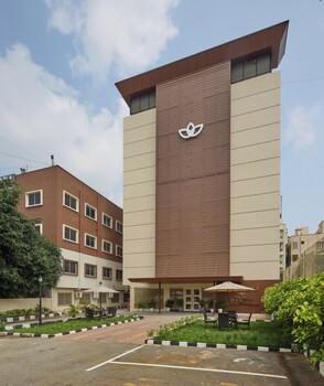 grand continent brookefield a sarovar portico affiliate hotel