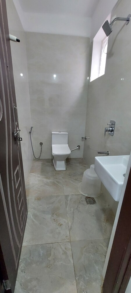 golden premier hotel near sr nagar