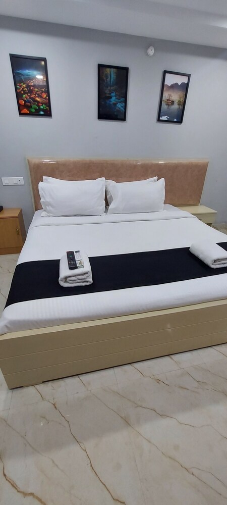golden premier hotel near sr nagar