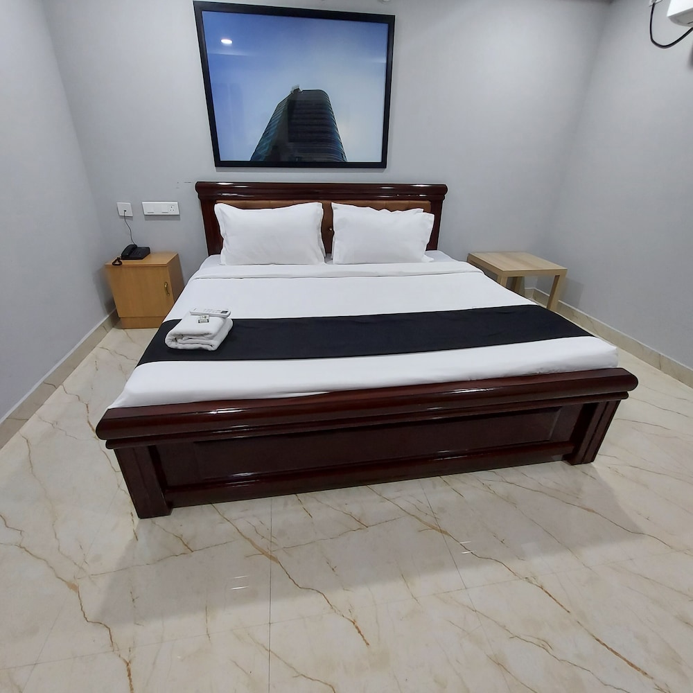 golden premier hotel near sr nagar