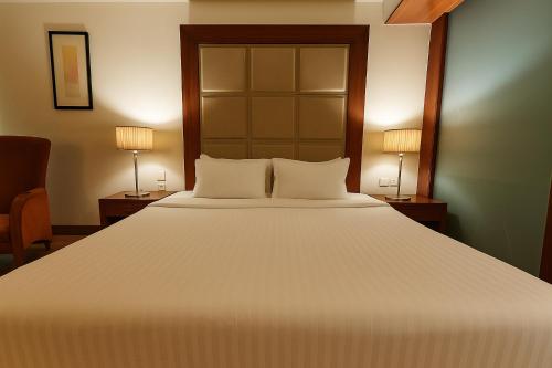 the sky imperial thaltej