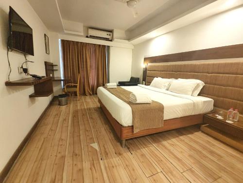 the sky comfort ahmedabad