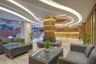 Gold The Royal,,4 star