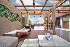 Gold The Royal,,4 star