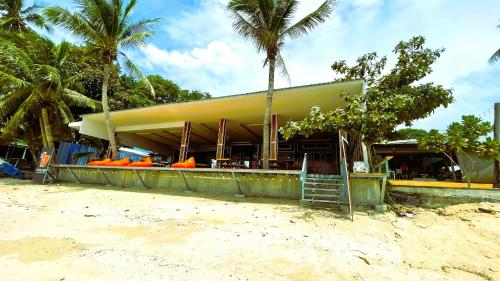 rockstar beach apartments