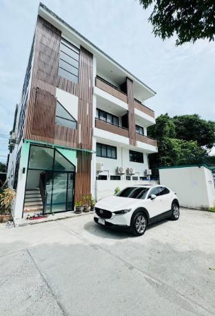 rockstar beach apartments