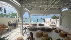 rockstar beach apartments