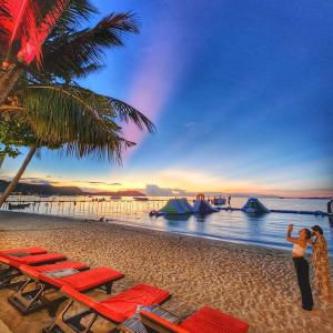 rockstar beach apartments