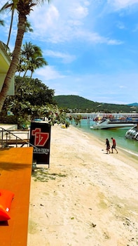 rockstar beach apartments