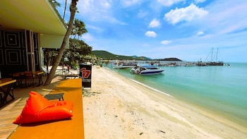 rockstar beach apartments