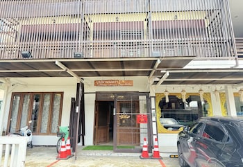 collection o bupamontra chiangmai