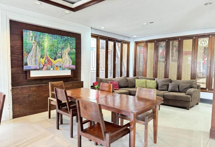 collection o bupamontra chiangmai