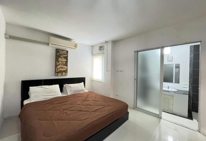 collection o bupamontra chiangmai