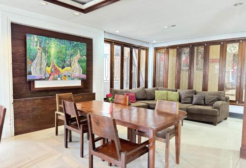 collection o bupamontra chiangmai