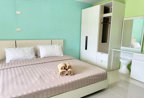 collection o bupamontra chiangmai