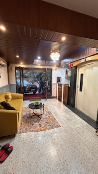 aradhya comforts mg road