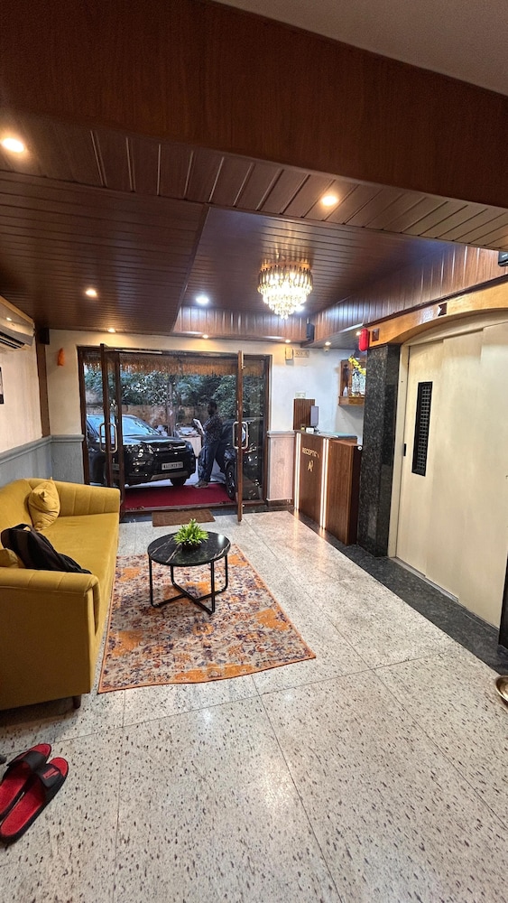 aradhya comforts mg road