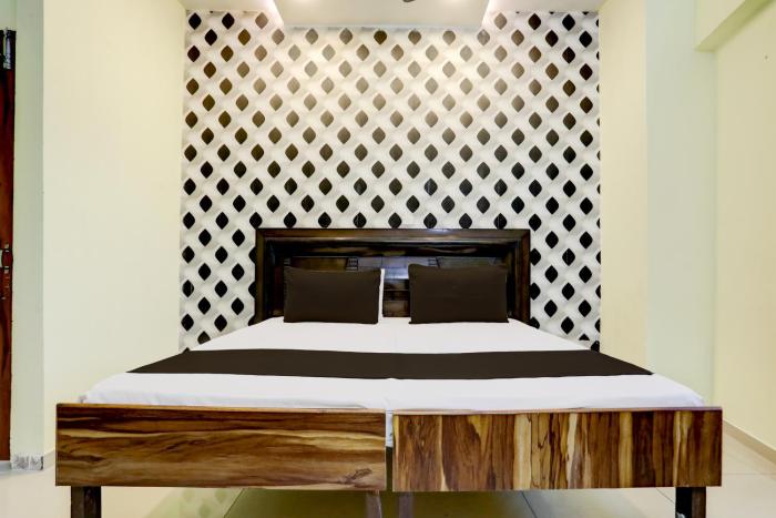 oyo 829306 hill view luxurious rooms