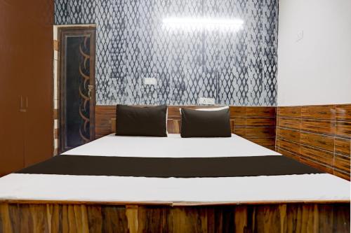 oyo 829306 hill view luxurious rooms