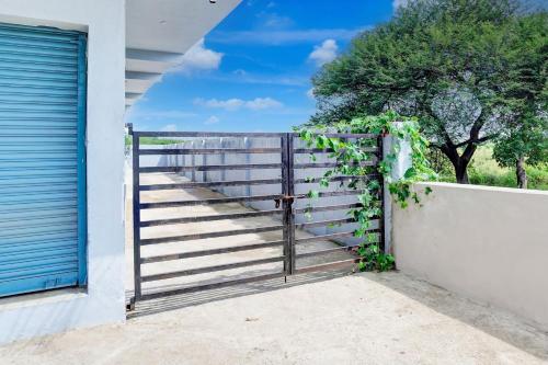 hotel o s s stay inn