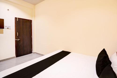 Hotel O S S Stay Inn,,3 star